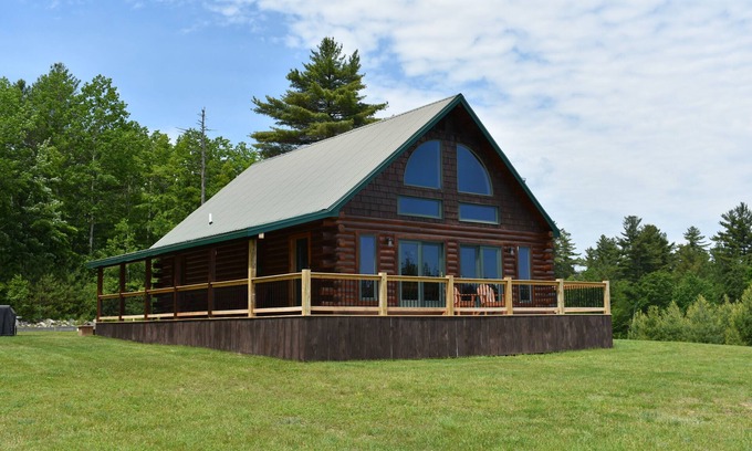 Schuyler Falls Cabin | Privacy Galore at the Little Pine Loj.