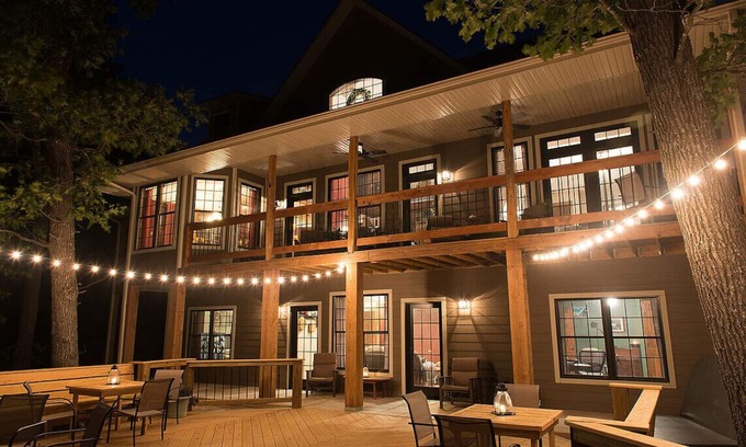 Blue Eye Cabin | Privacy-On 40 Acres-Near TableRock Boat Launch-Games-Stunning Views-New Cmnty Pool-Car Charger