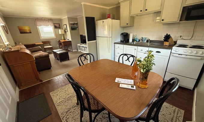 Marstons Mills Apartment | Private 1 bedroom, 2nd floor unit: deck, fire pit, space for boat & trailer