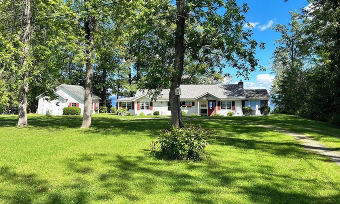 Willsboro Cottage | Private 151’ waterfront cottage, 3+bedrooms, two enclosed porches in Willsboro