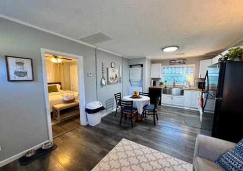 Knoxville Apartment | Private 1BR Retreat 10 Min to UT, Downtown, and Hospitals