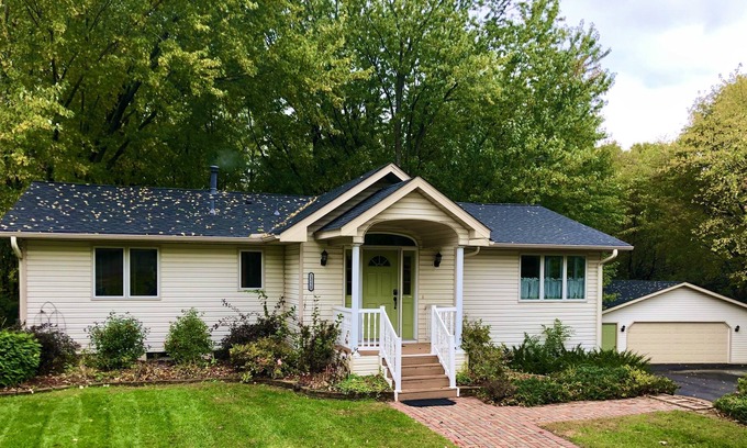 Blaine House | Private 5 bd home perfect for large families!