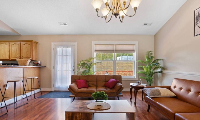 Winchester House | Private and Spacious Vacation House on a 5acre lot 12 mins from Wichester city!!