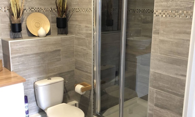 Mennecy House | Private apartment in hyper center