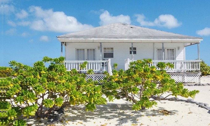Old Bight House | Private Beach front cottage