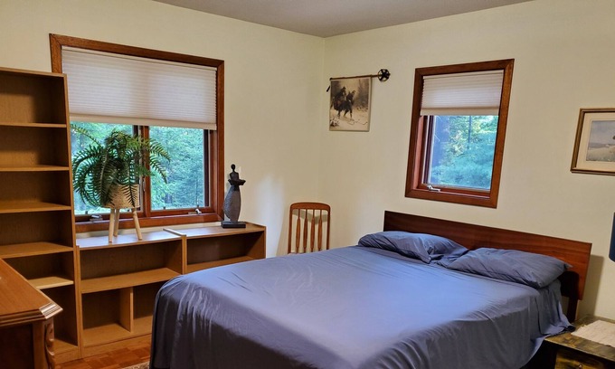 Hamburg Cottage | Private Cabin In The Woods-New in June 2022-Big Green House