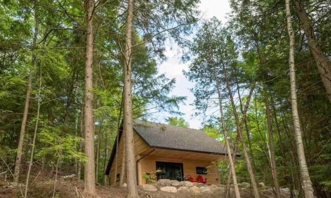 Madawaska Valley Ski Chalet | Private Chalet in Nature & Water/Near Algonquin