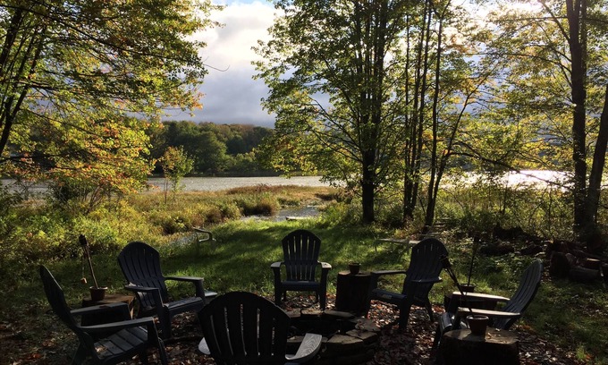 Lakeville Cottage | Private Charming & Cozy -Lake Front Cottage- Great for Family, Friends & Couples