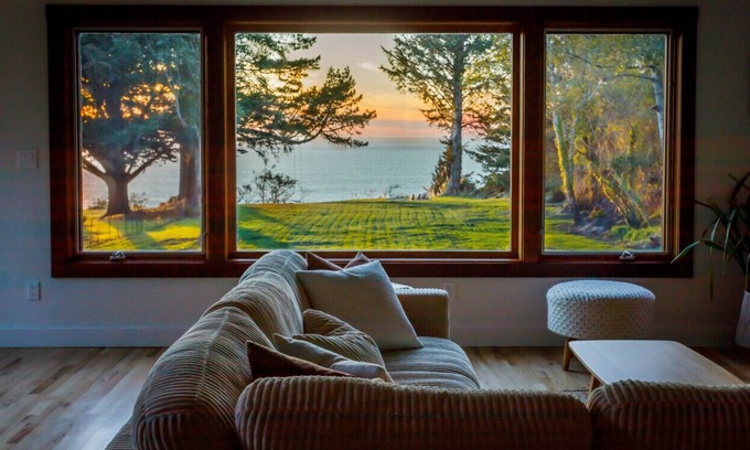 Trinidad House | Private Coastal Home with hot tub and ocean views!