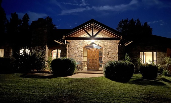 Ramona House | Private country home on 10 acres - Minutes to wine country and area attractions.