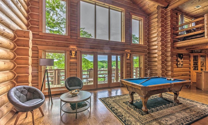 Mid America Cabin | Private Dock & Slip: Lake Hamilton Hideaway!