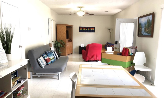 South View House | Private, easily accessible (no steps or stairs anywhere!), kid and pet friendly,