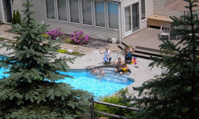 Redding Ridge House | Private family friendly home with in-ground pool and tennis court