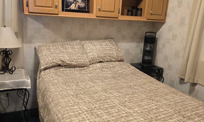 Pahrump House | Private Garden home in Pahrump with AC, WiFi, washer/dryer near Death Valley