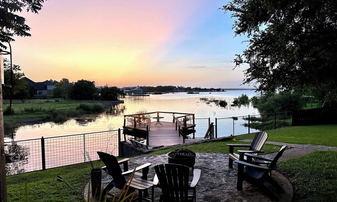 Buchanan Dam House | Private Gated Waterfront Lake Buchanan Home! Hot tub, Dog Friendly, Fully Fenced