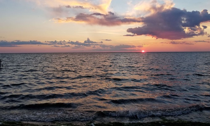 Brussels Cottage | Private getaway for large groups with firepit and view