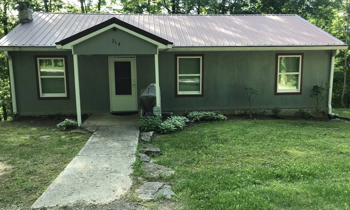 Celina House | Private getaway in the hills of Dale Hollow