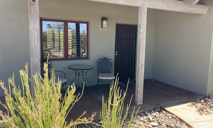 Oro Valley House | Private guest house on its own two acres. We offer discounted monthly rates.