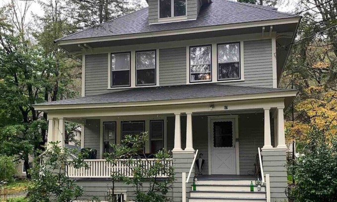 Fleischmanns House | Private Hot Tub - 3 bedroom Village Home