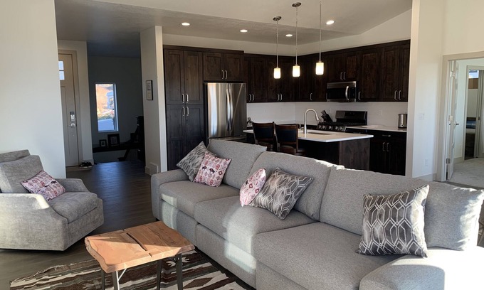 Wolf Creek House | Private Hot tub! Bridges Powder Mountain near Eden new 4 bedroom house