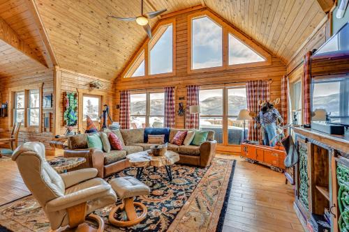 Grand Lake House | Private Hot Tub Mtn-View Grand Lake Cabin!