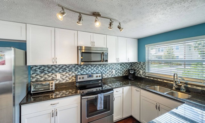 North Hyde Park House | Private Hot Tub near Univ of Tampa; Nestled in Downtown