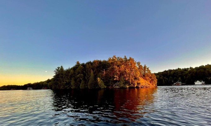 Rosseau Cottage | Private island on Lake Rosseau in Muskoka: beautiful cottage plus log cabin.