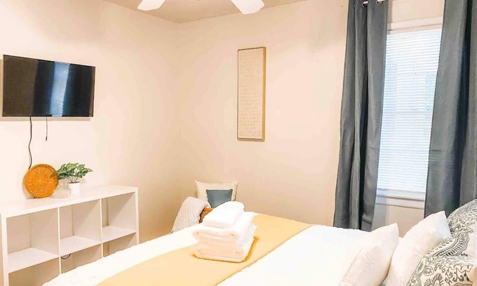 Griffin Heights House | Private Large Bedroom blocks from FSU