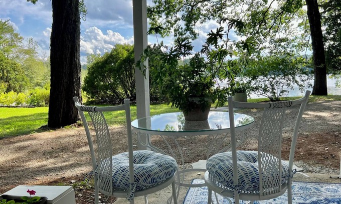 Wolfeboro Cottage | Private Little Lakeside Luxury Cottage - Make Summer Memories in Wolfeboro
