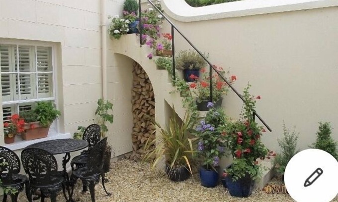 Holywood Apartment | Private luxury apartment near Belfast with garage