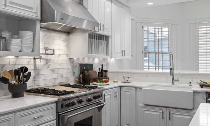 Blowing Rock House | Private luxury Home 1 block off Main St. Pet-Friendly. Your BlowingRockDream.com