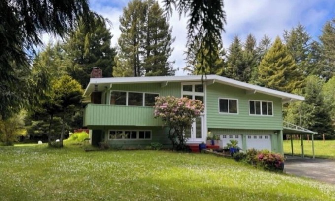 Bertsch-Oceanview House | Private mid-century modern hideaway in forest near the river and sea.