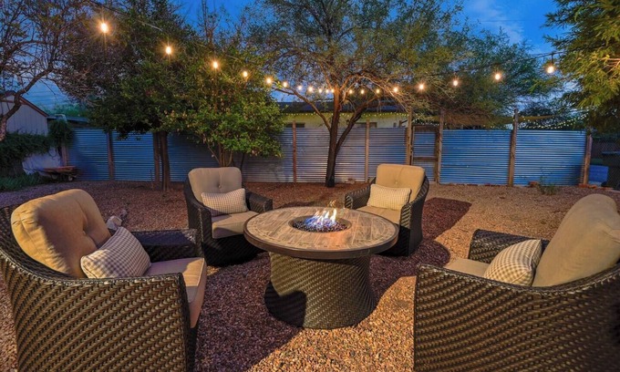 Swan Way Park House | Private Midtown Escape