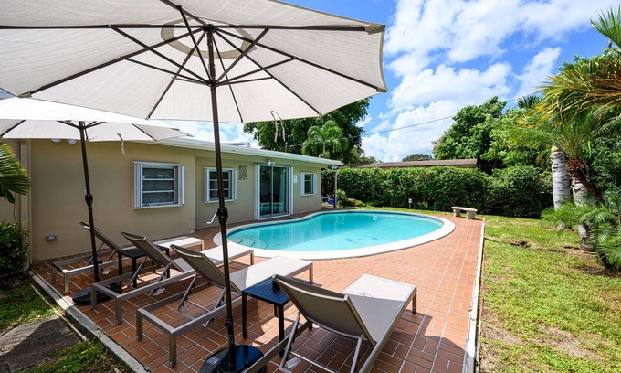 West Hollywood House | Private Oasis in Hollywood 3 bedrooms with Pool
