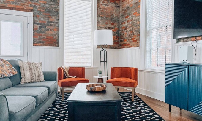 Downtown Greensboro Apartment | Private Patio-Downtown-Xbox S