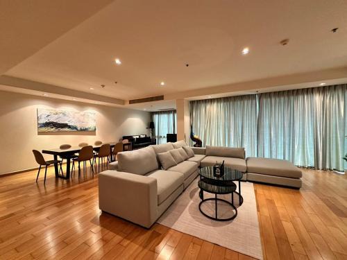 Khlong Tan Apartment | Private Penthouse in Central Sukhumvit