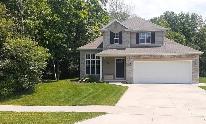 Appleton House | Private Pet-friendly Home Close To The Green Bay Packers and Other Entertainment