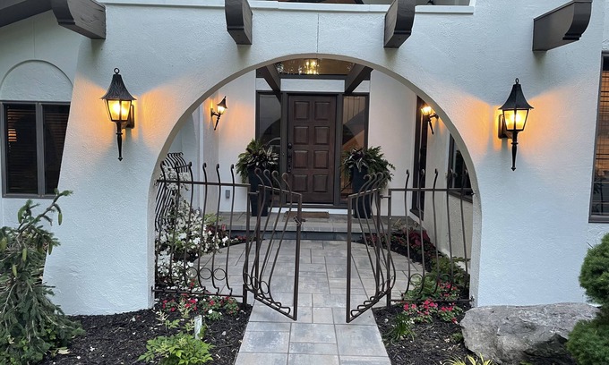 South Haven House | Private Pool/6 bed/4.5 bath/Game room/Cable TV/Grill/Fire Pit/Wifi/AC