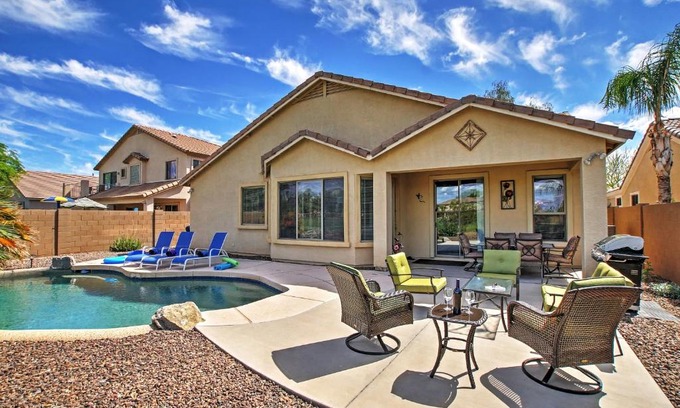 Villages At Queen Creek House | Private Pool and Golf Course View Queen Creek Home
