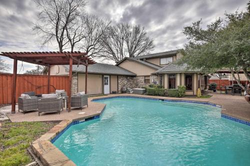 Richardson House | Private Pool and Hot Tub Richardson Family Retreat!