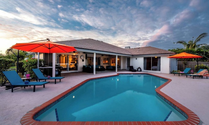 Palma Sola House | Private Pool | Game Room | 7 miles to AMI