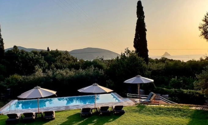 Troezen Cottage | Private Pool in Cottage