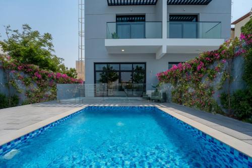 Jumeirah Village Circle Villa | Private Pool Paradise Villa! Dubai Mall in a Flash