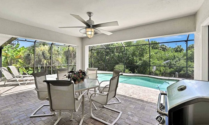 Fort Myers House | Private Pool! Sleeps 14!