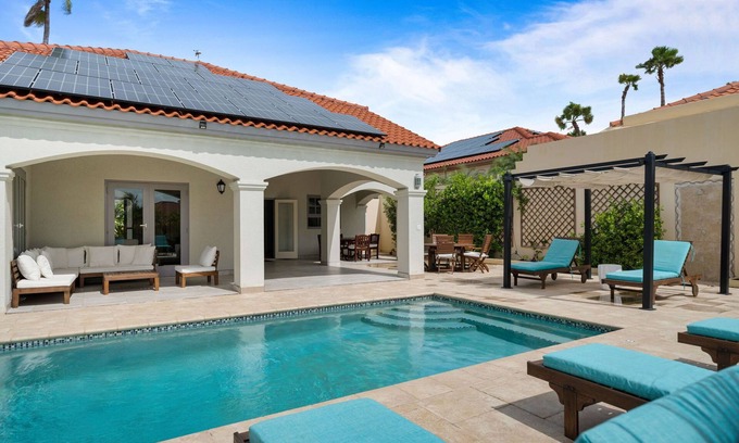 Noord House | Private Pool Villa with Cabana * 3min to Beaches!