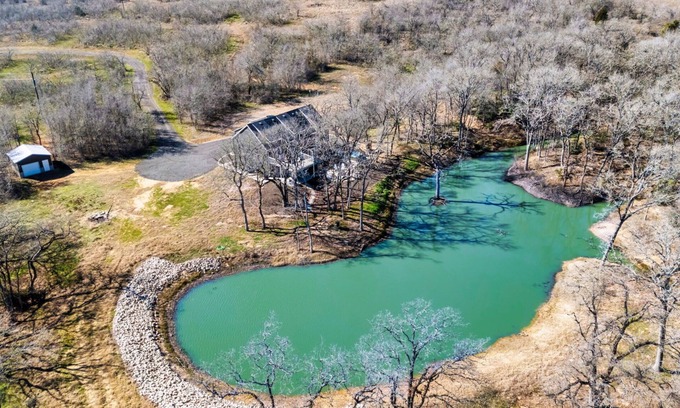 Elgin House | Private Ranch Estate near Austin; Hot Tub,Fire Pit