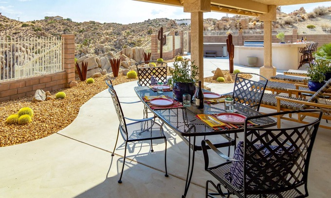 Yucca Valley House | Private Retreat @ DESERTVIEW RANCH with 3 acres and amazing 360 degree views.