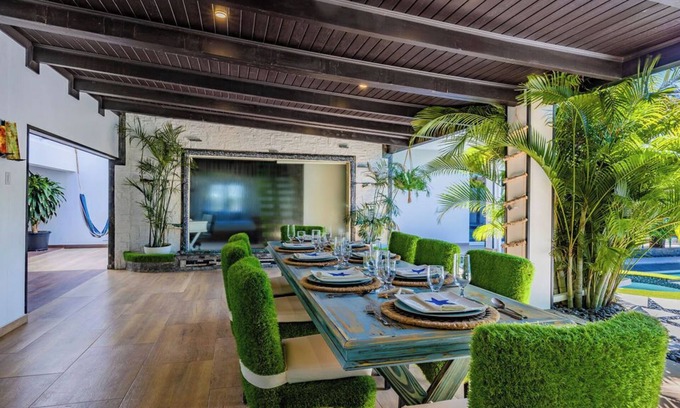 Moko Villa | Private RetreatPoolSpaBBQKitchen10 min>Beach