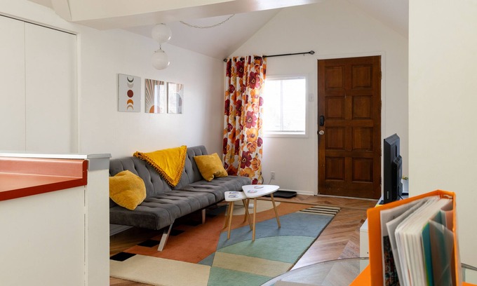 East Central Apartment | Private Retro Loft in Downtown SLC