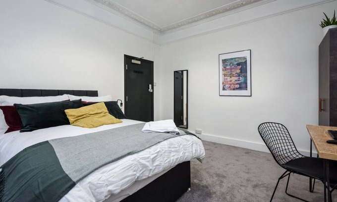 Woodside Apartment | Private Room in a Shared Home